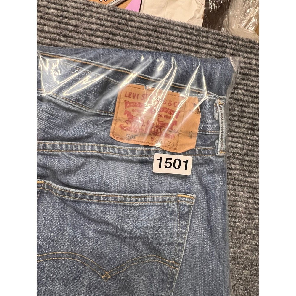 Levi's 504 Straight Leg Jeans Mens 36x34 Blue Medium Wash Red Tab Denim - Picture 12 of 12